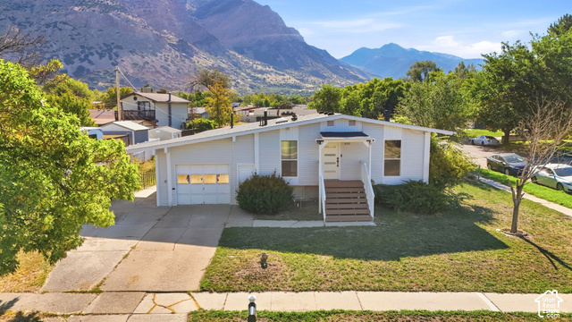 635 N Canfield Dr
                     MLS #2187908
