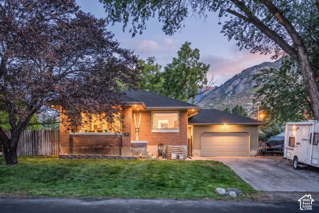 2282  Fruitland Dr
                     MLS #2188059
