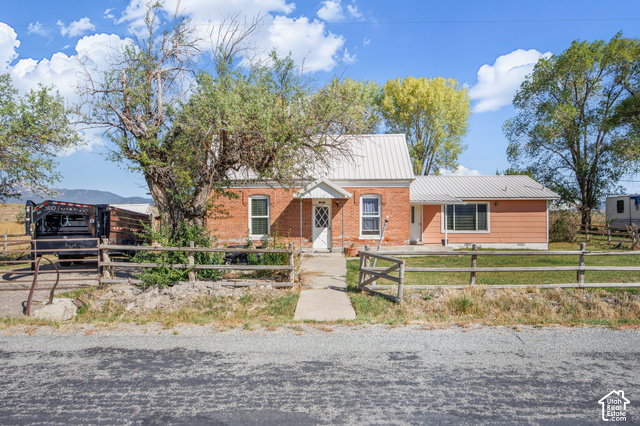 Main photo for 236 W Main St