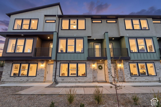 140 E CHAMBORD CT