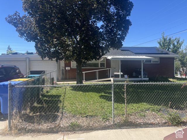1592 S Main St
                     MLS #2188367