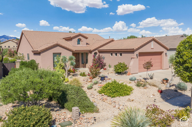 2665 E UPPER CANYON DR
