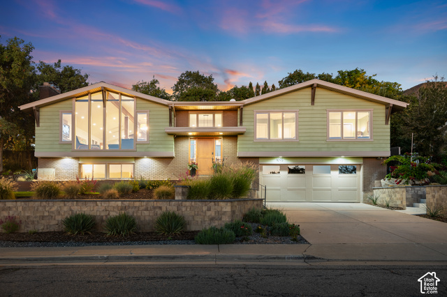 1095 S Oak Hills Way
                     MLS #2188454