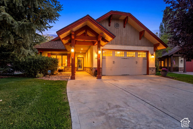 1310 N MONTREUX CT