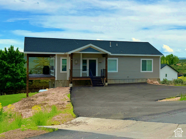 2582  Country Club Way
                     MLS #2188495