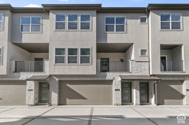 Main photo for 568 N Buffalo Grass Ln