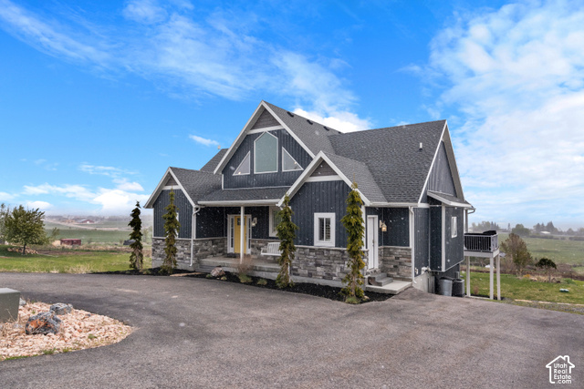 Main photo for 732 S Spruce Dr