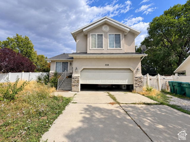 558 E Hidden Cove Ln
                     MLS #2188997