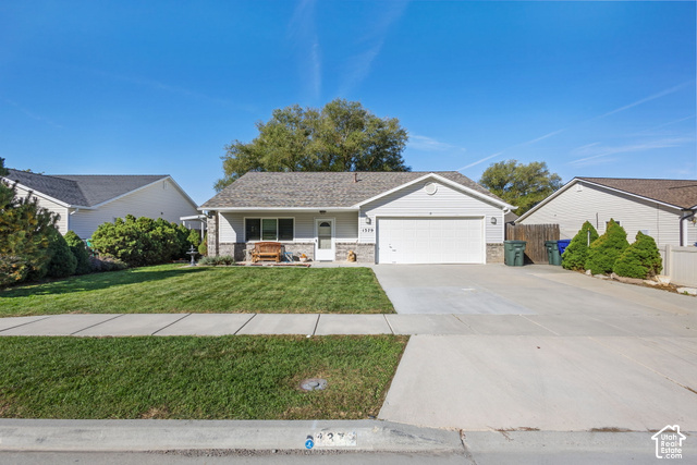1379 N Gramercy
                     MLS #2189129