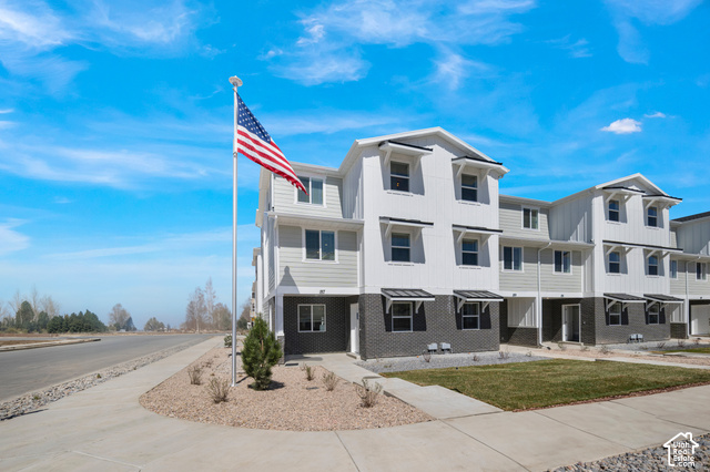 Main photo for 524 W Empress St #51