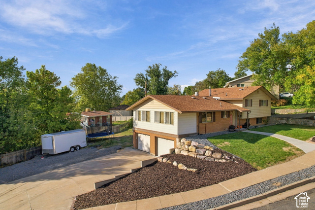 Main photo for 937 E Kingswood Rd
