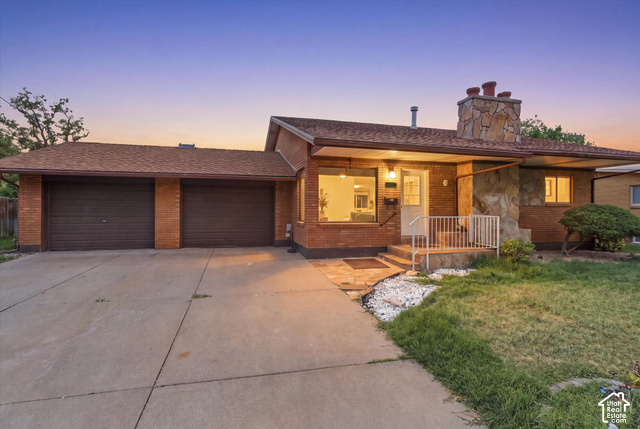2155  Pierce Ave
                     MLS #2189555