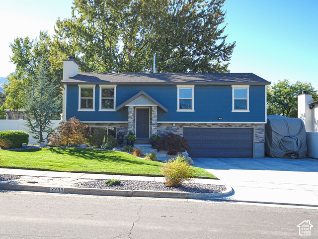 Main photo for 3308 E Willow Ridge Rd