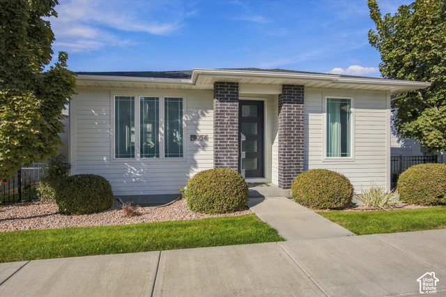Main photo for 1054 W Albion Way