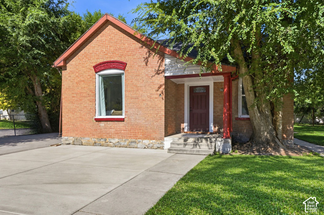 147 E 200 S
                     MLS #2189797