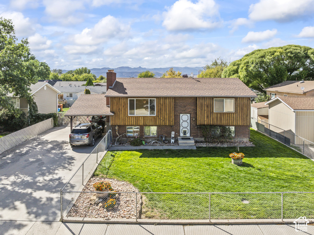 Main photo for 558 S Aspen Cir