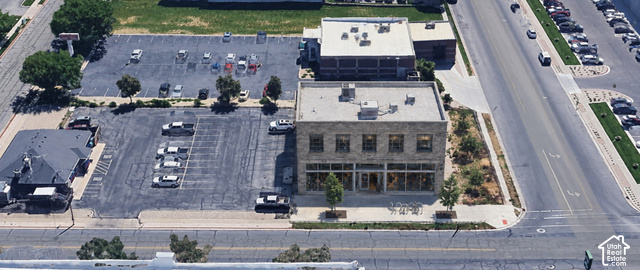 526  KING ST photo 2