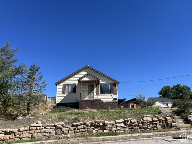 265  Roosevelt St
                     MLS #2189873