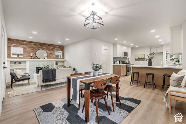 771 E Ramona
                     MLS #2190023