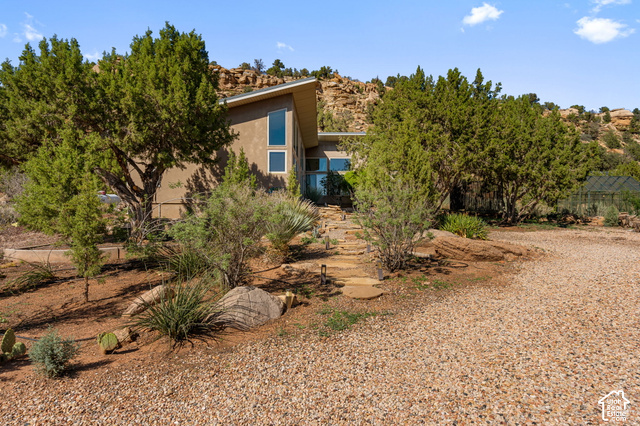 Main photo for 894 W Foothill Dr