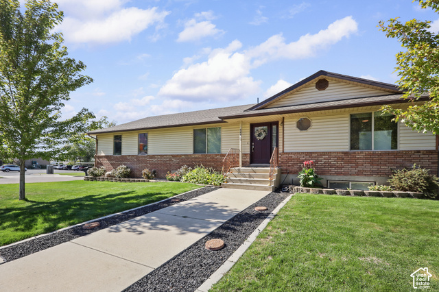 946 S 800 W
                     MLS #2190145