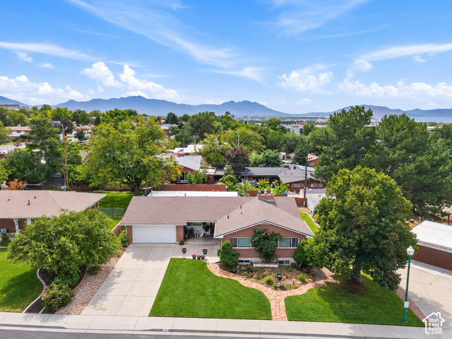 749 W Sunny Ln
                     MLS #2190207