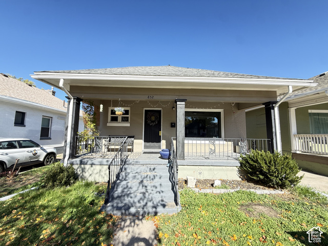 852  27th St
                     MLS #2190234