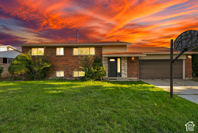 2261 W Ledgewood Dr
                     MLS #2190355