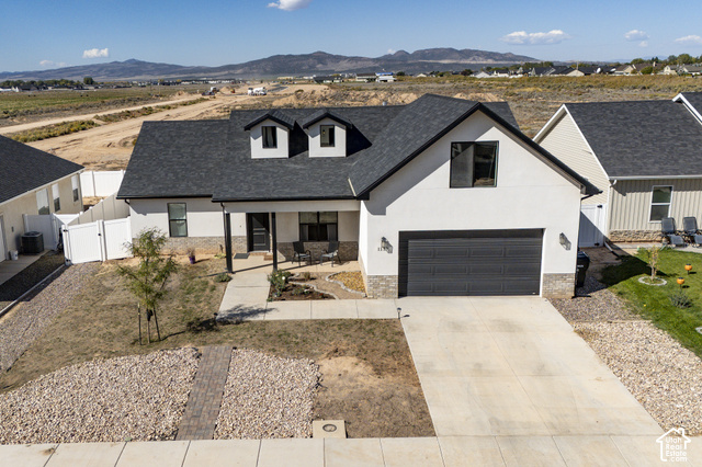 1137 N Yucca St
                     MLS #2190519