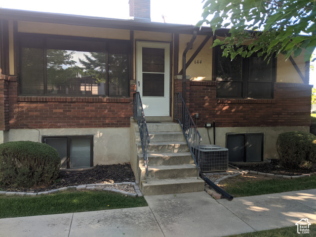Main photo for 644 W Lamplighter Way