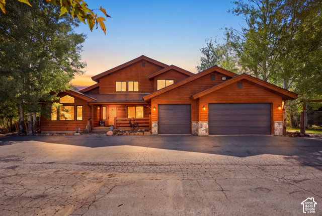 8880 N Meadowview Rd
                     MLS #2190740