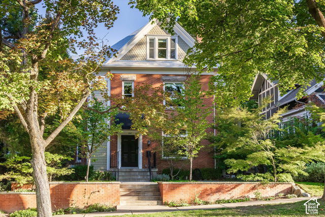 1267 E Second Ave
                     MLS #2190867