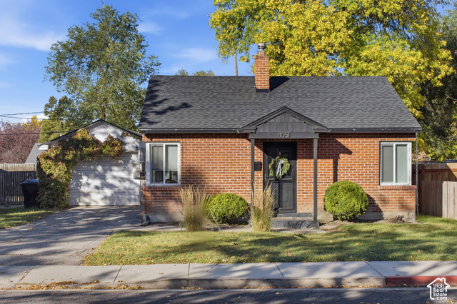 1051  Crescent Dr
                     MLS #2191032
