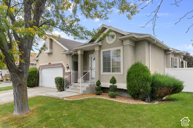Main photo for 781 E Sunset Ponds Dr