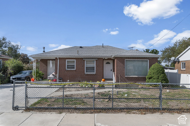 7404 S ELM ST