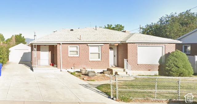 7404 S Elm St
                     MLS #2191367