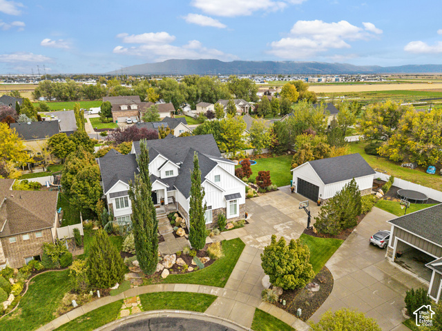 54 N 2975 W
                     MLS #2191450