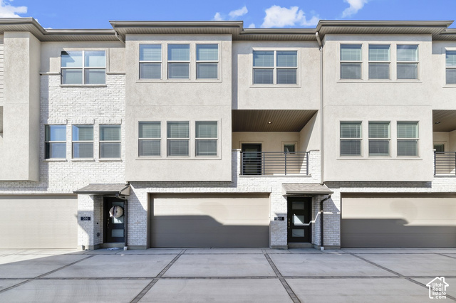 Main photo for 588 N Buffalo Grass Ln