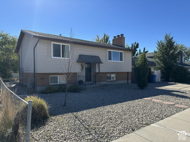 384 E Doreen St
                     MLS #2191831