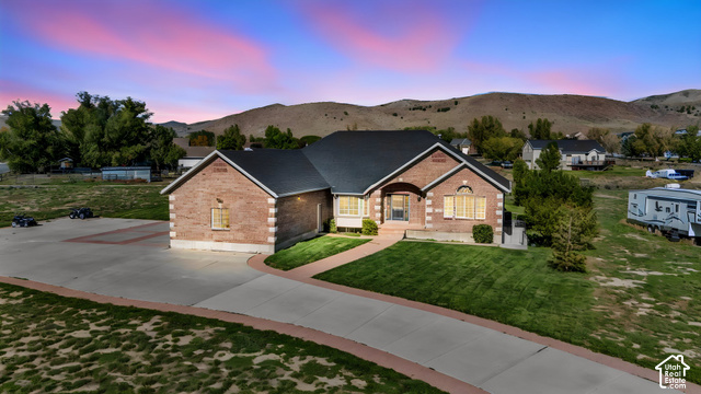 1797  Lake View
                     MLS #2192241