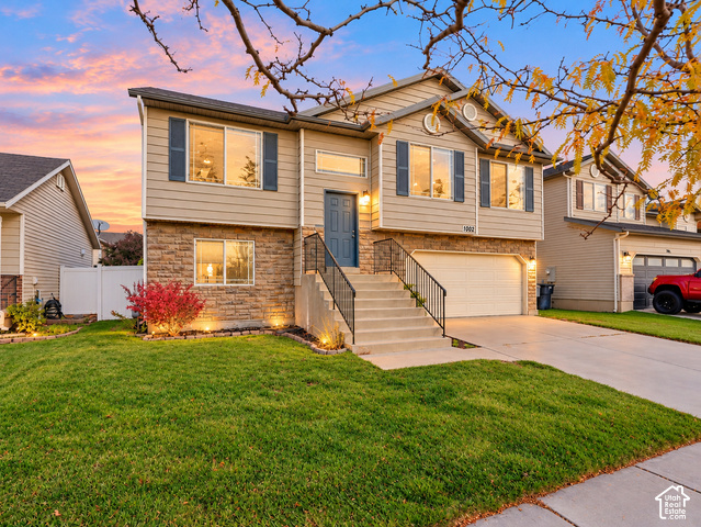 Main photo for 1002 W York Dr