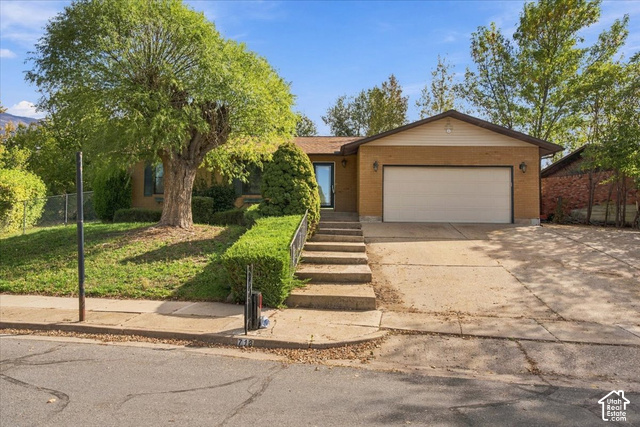 718 N Hope Cir
                     MLS #2192462