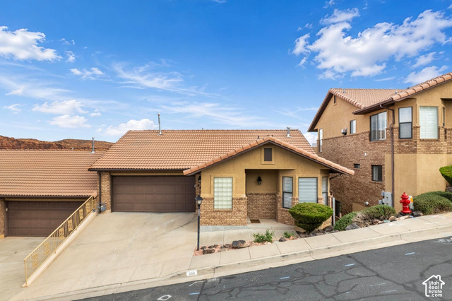 556 N Ridgecrest Cir
                     MLS #2192544