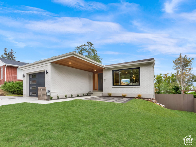 2268 E Roosevelt Ave
                     MLS #2192845