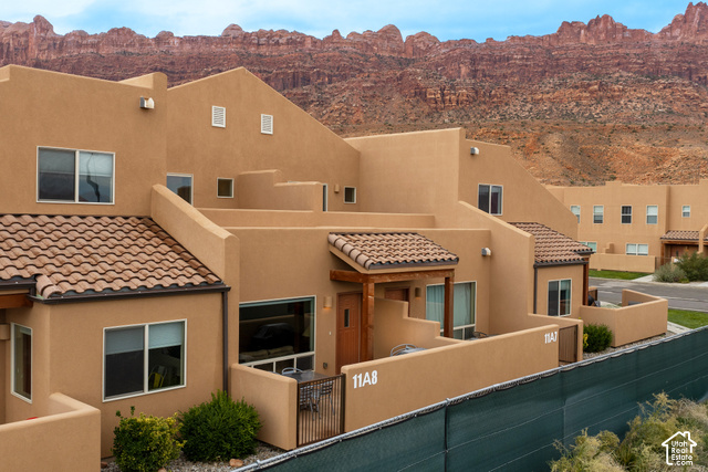 3853 S Red Valley Cir #11-a8
                     MLS #2192850
