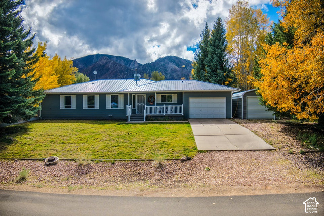 Main photo for 878 E Mountain View Dr