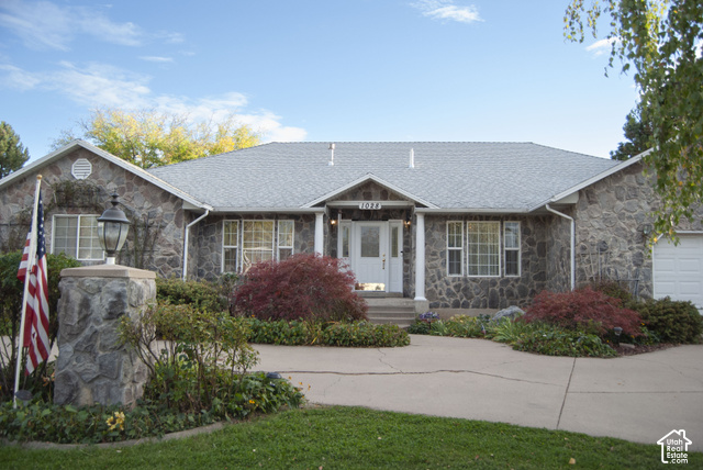 1028 E Gordon Ave
                     MLS #2193238