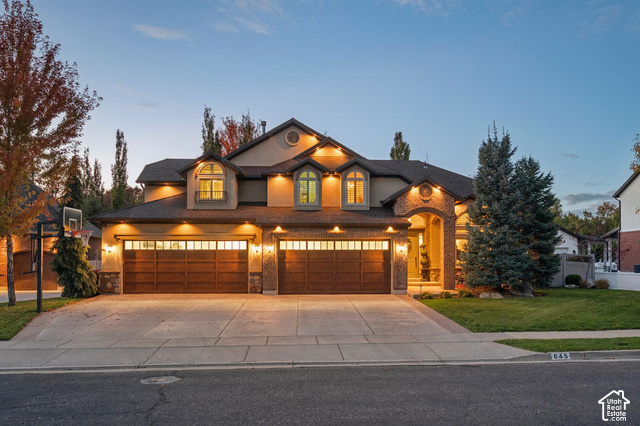 645 E Woodland Valley Dr
                     MLS #2193414