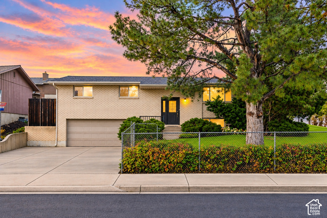 9565 S INDIAN RIDGE DR, Sandy UT 84092