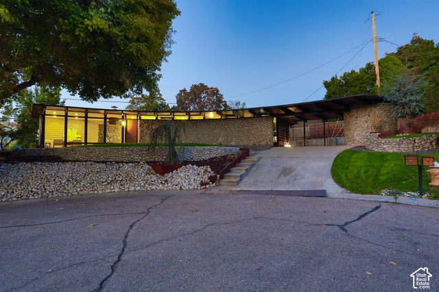 2739 E PEBBLE GLEN CIR, Millcreek UT 84109